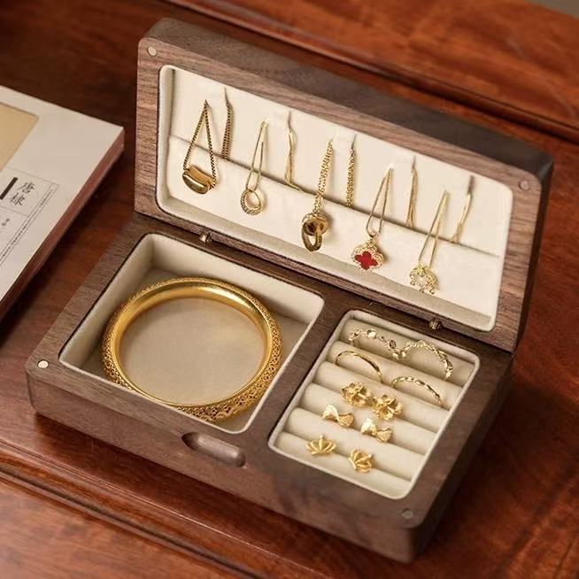 Schmuckkästchen im Retro-Stil aus Walnuss- und Rosenholz, Safranfarben