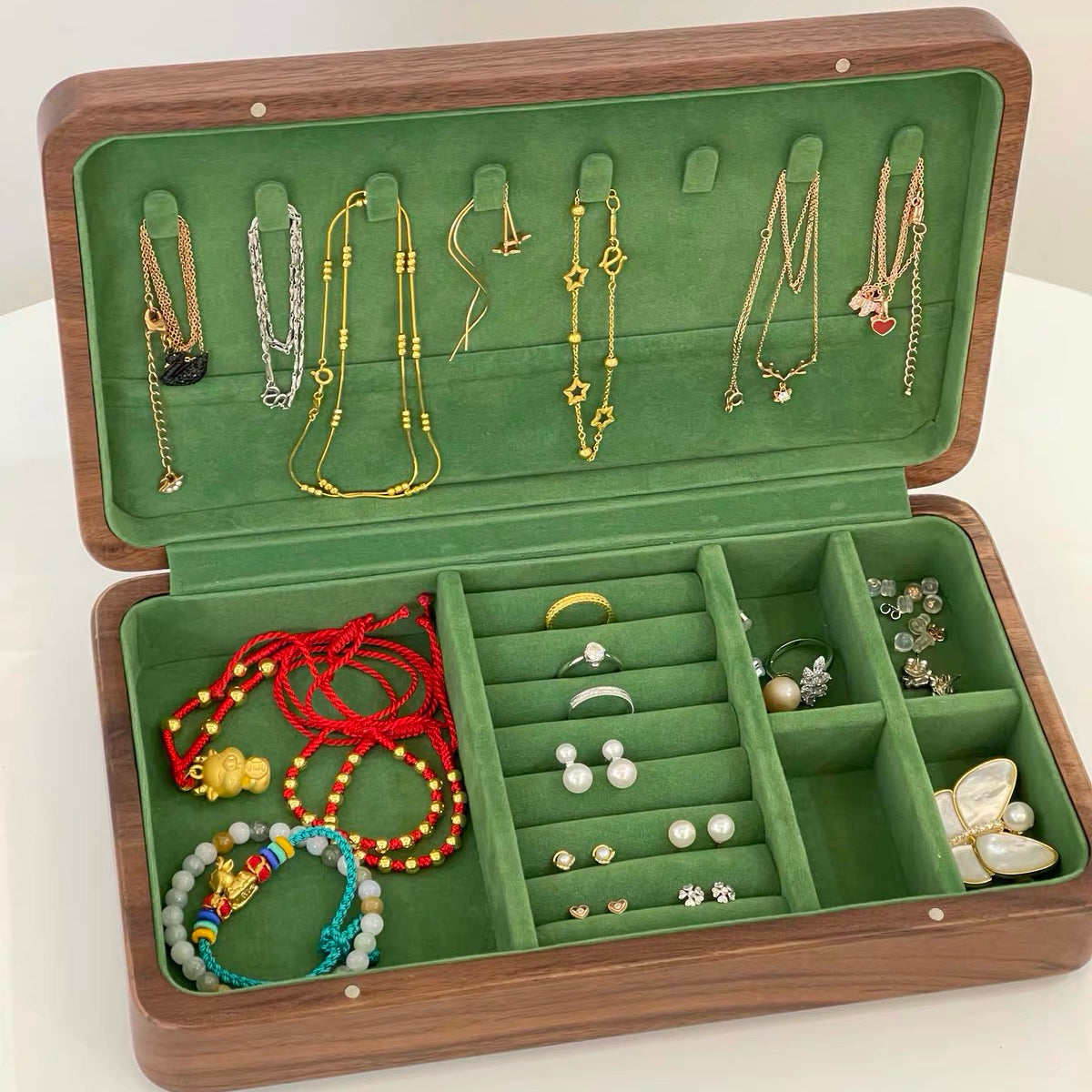 Boîte à bijoux Lustina en noyer massif