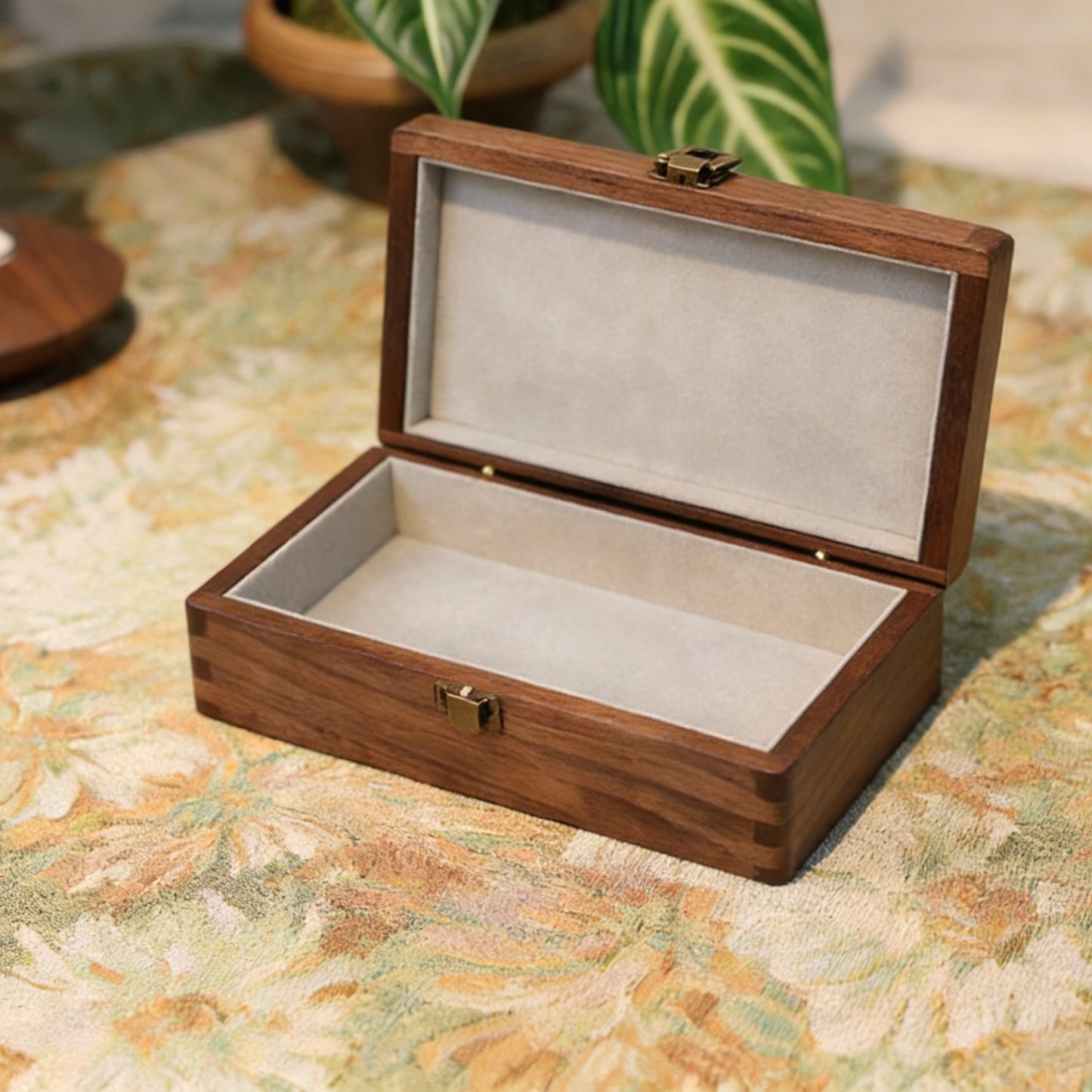 Orin Minimalistische Schmuckschatulle aus Walnussholz