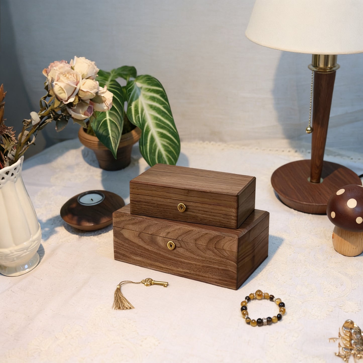 Boîte à bijoux Keaton en noyer massif