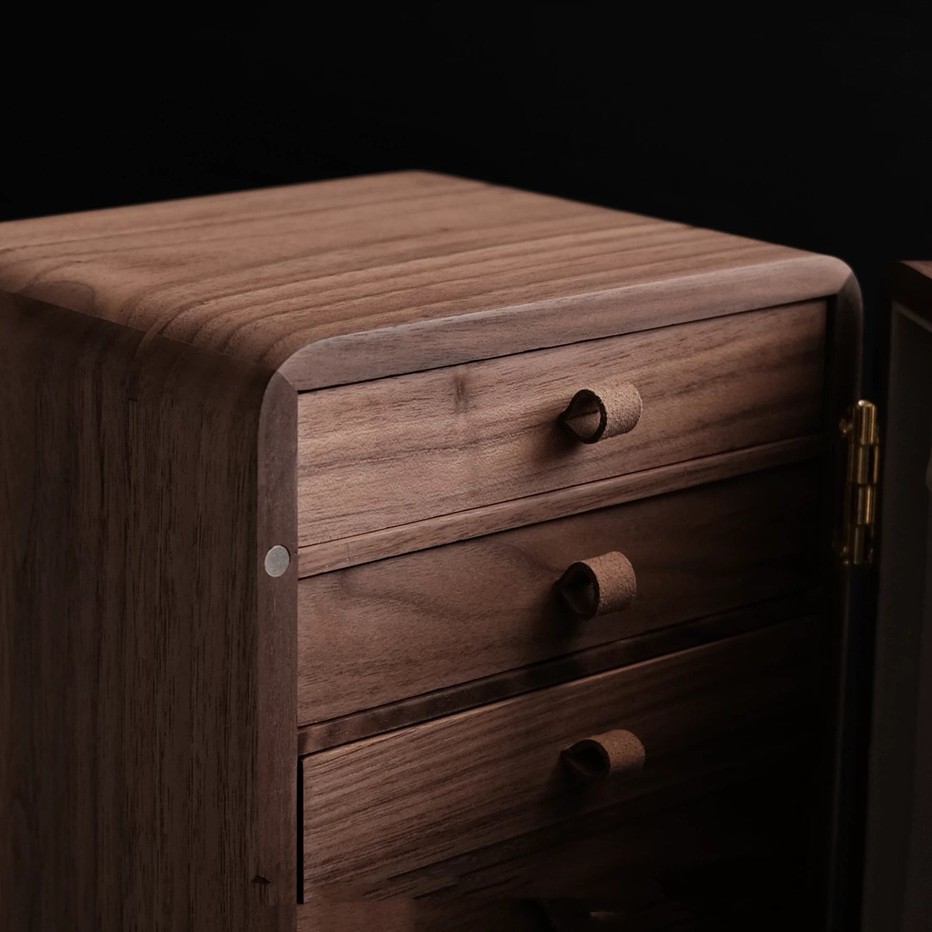 Artora solid wood jewelry box with stylish decorative panel