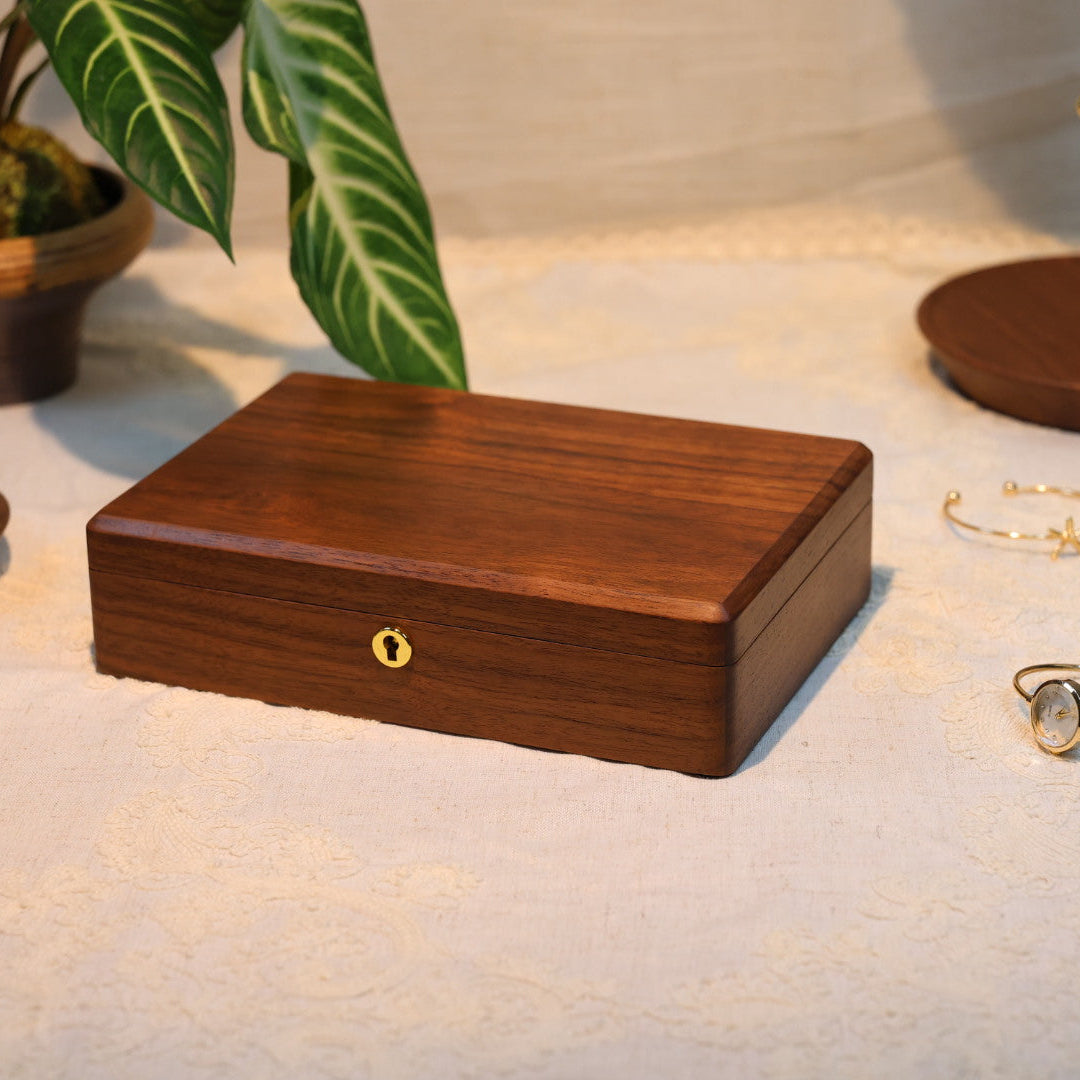 Marin abschließbare Schmuckschatulle aus Walnussholz