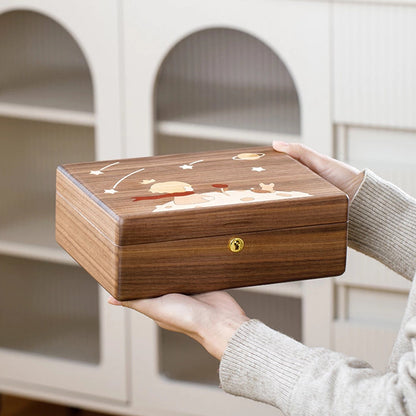 Schmuckkästchen-Kollektion aus edlem Walnussholz