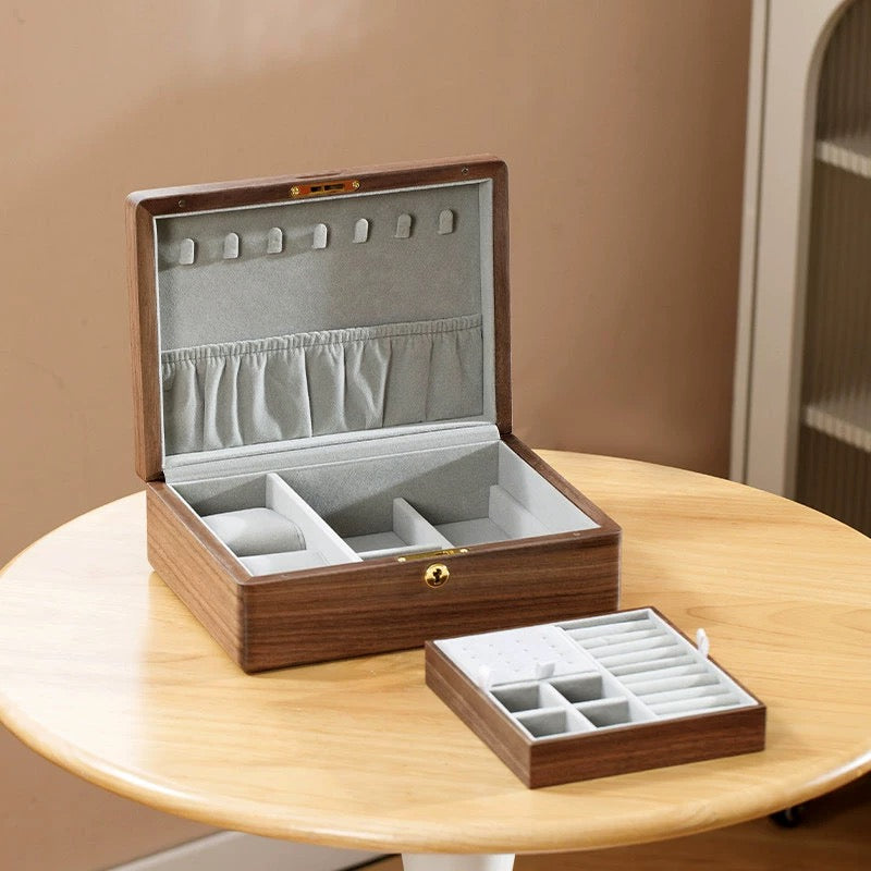 Schmuckkästchen-Kollektion aus edlem Walnussholz