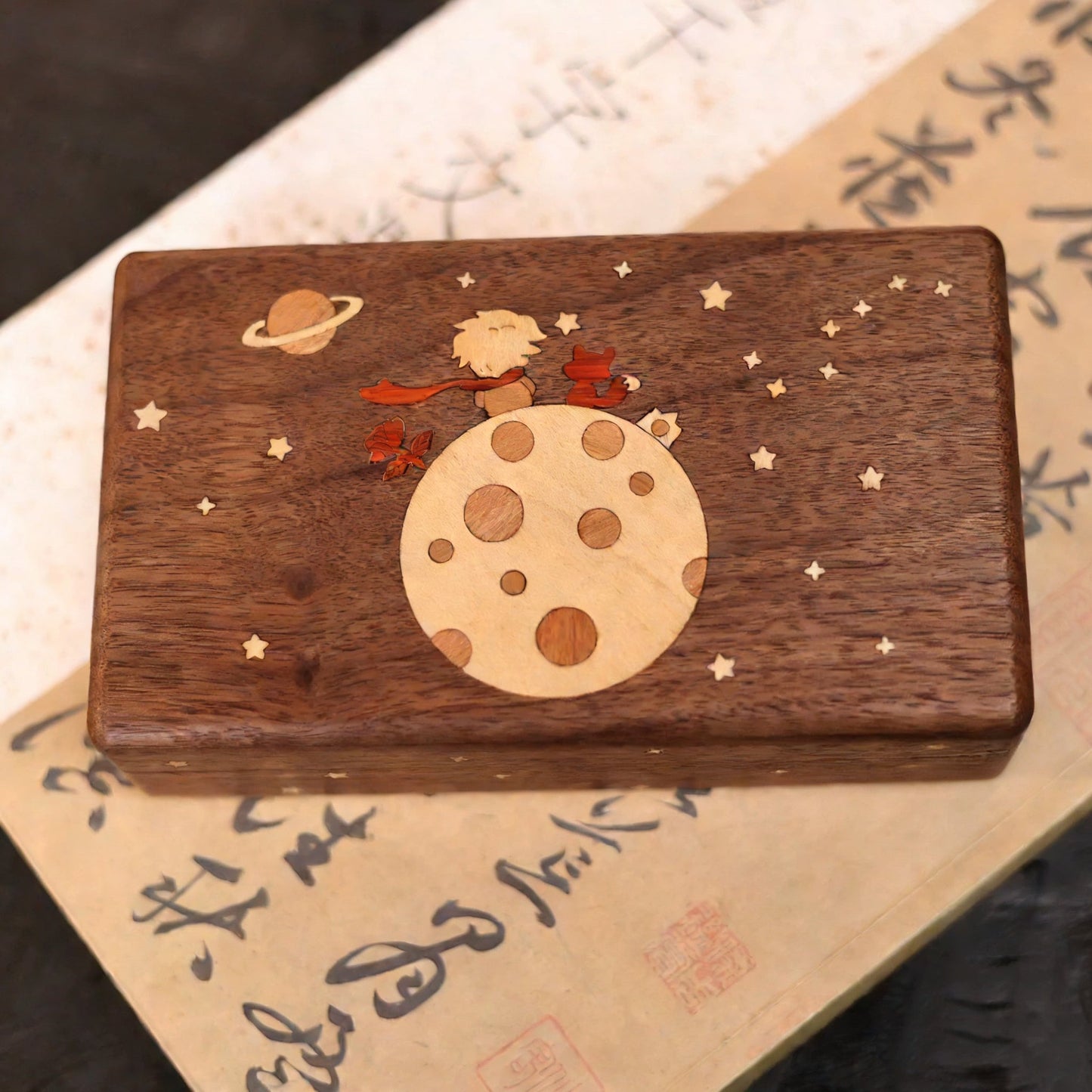 Schmuckkästchen-Kollektion aus edlem Walnussholz