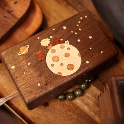 Schmuckkästchen-Kollektion aus edlem Walnussholz