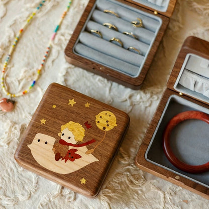 Schmuckkästchen-Kollektion aus edlem Walnussholz