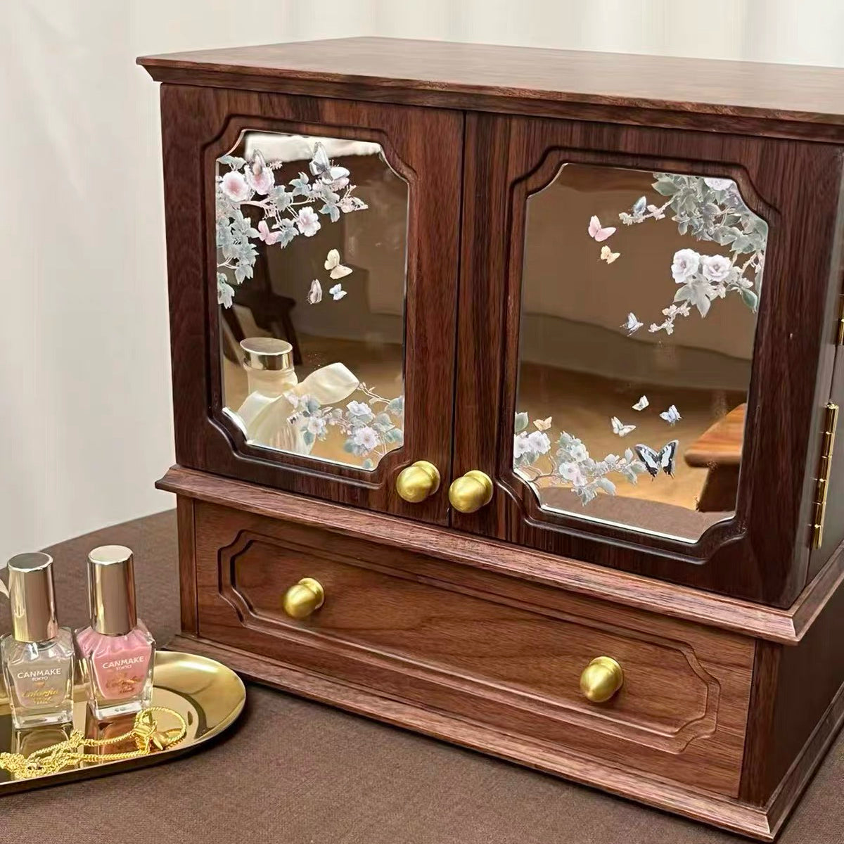 Schmuckaufbewahrungsschrank aus massivem Walnussholz mit Glanzmuster