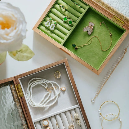 Elowen Schmuckkästchen aus Massivholz und strukturiertem Glas