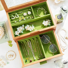 Boîte à bijoux Elowen en bois massif et verre texturé