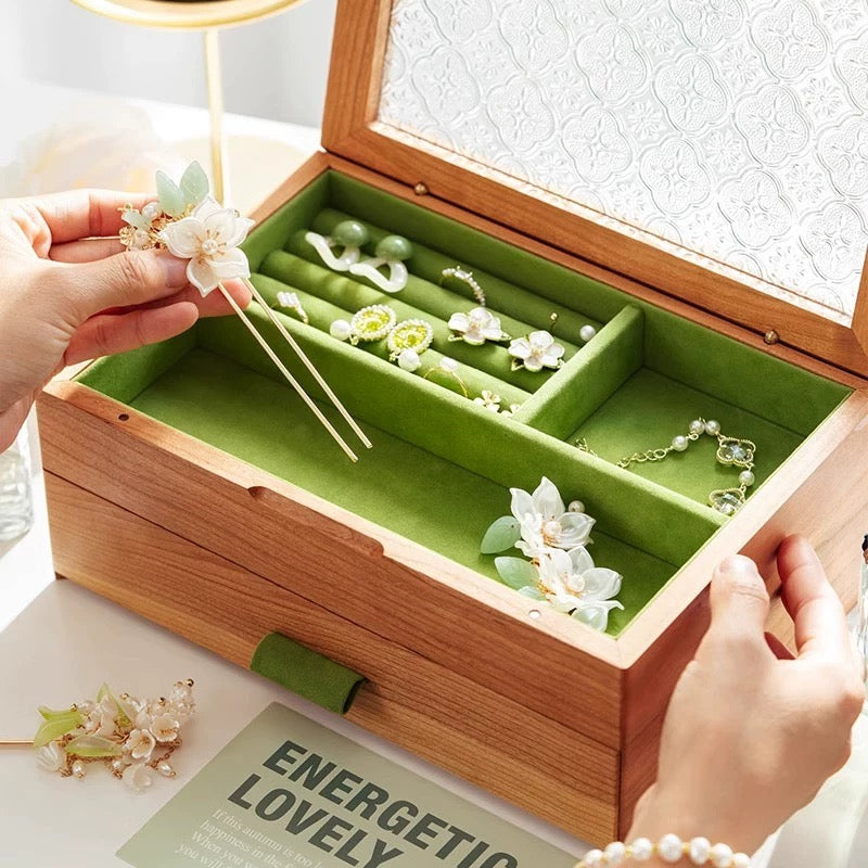 Elowen Schmuckkästchen aus Massivholz und strukturiertem Glas