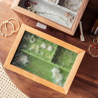 Elowen Schmuckkästchen aus Massivholz und strukturiertem Glas