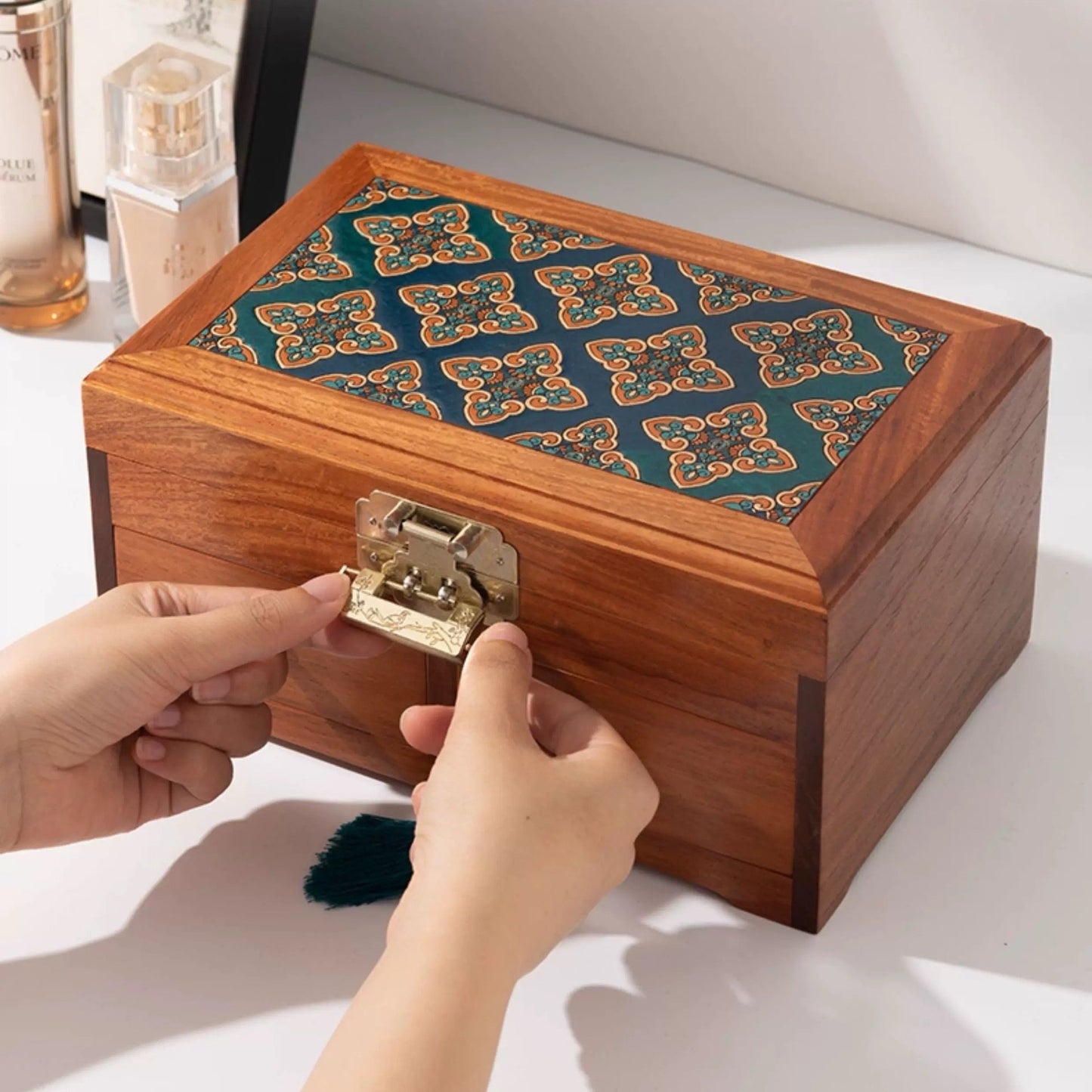 Astra Schmuckkästchen-Organizer aus massivem burmasfarbenem Rosenholz