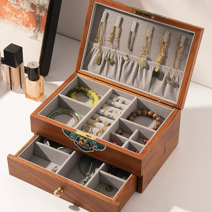 Solin Schmuckkästchen aus Massivholz mit Schloss und zwei Schubladen