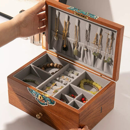 Solin Schmuckkästchen aus Massivholz mit Schloss und zwei Schubladen