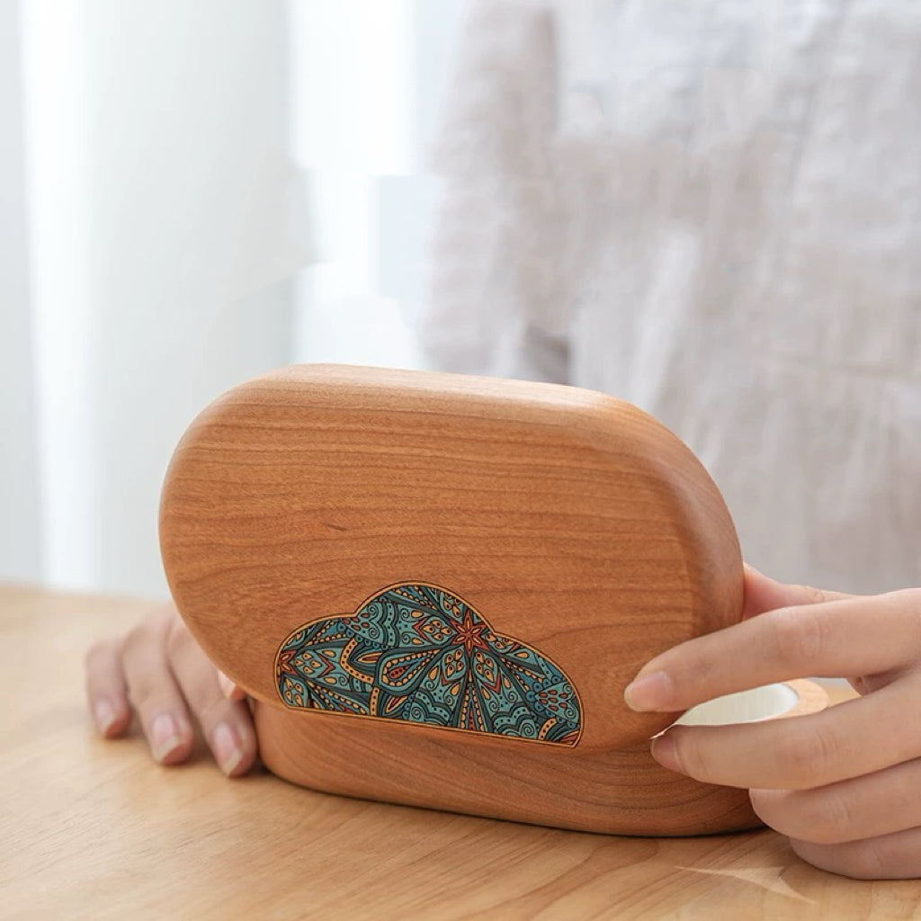 Boîte à bijoux ovale en bois massif Pavo