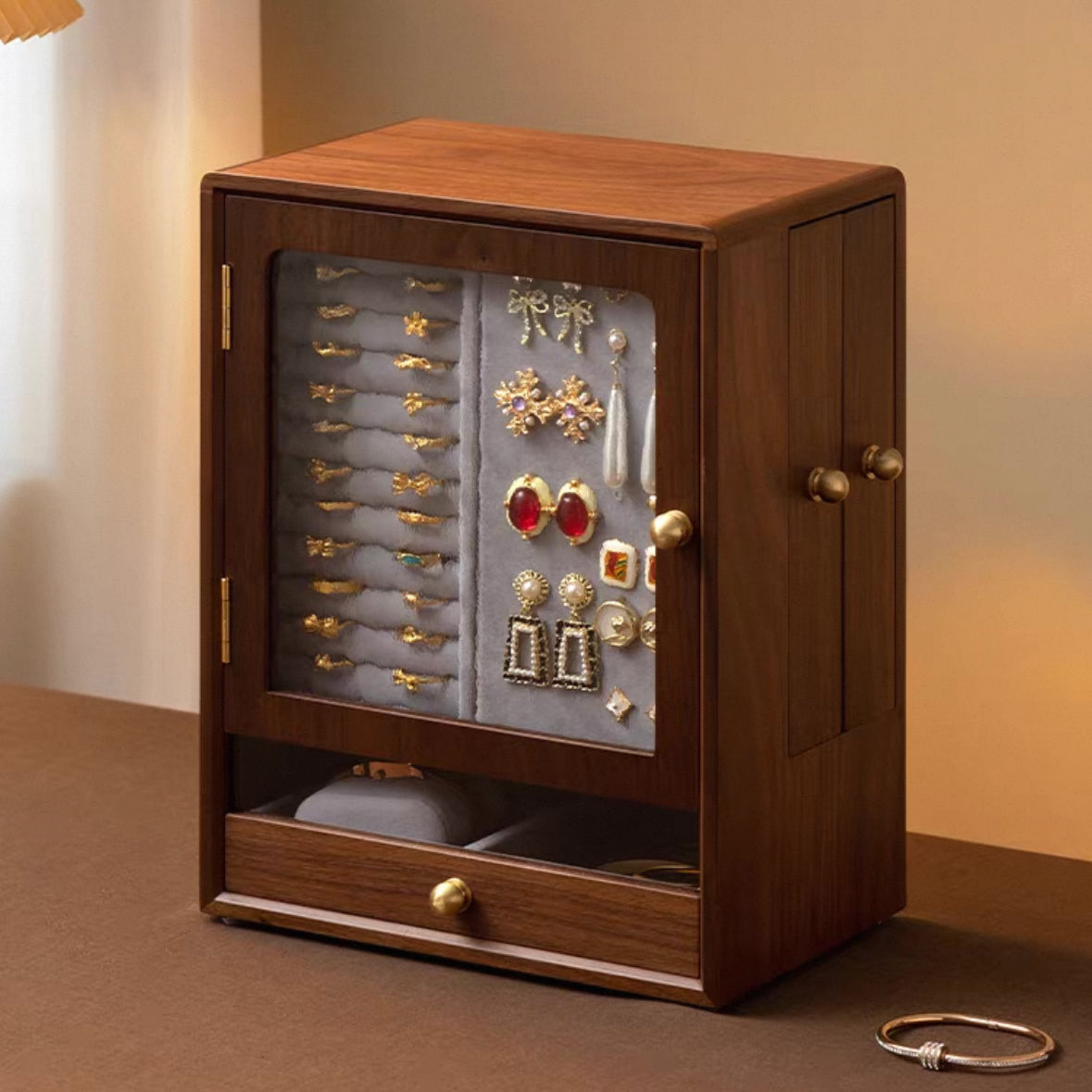 Rosalie Vertikaler Schmuckaufbewahrungsschrank aus massivem Walnussholz