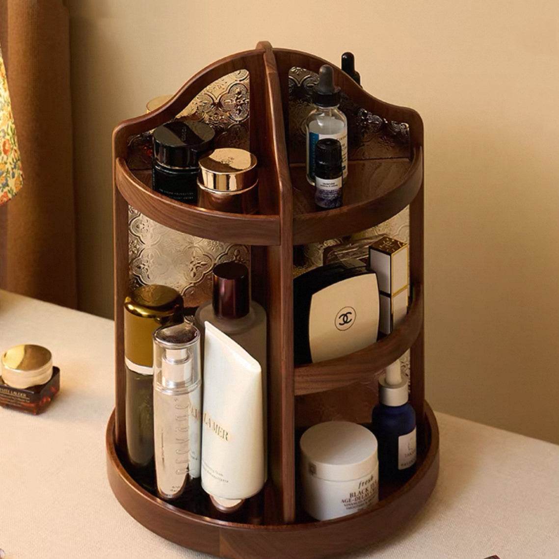 Armoire de rangement pour maquillage Amora en noyer massif