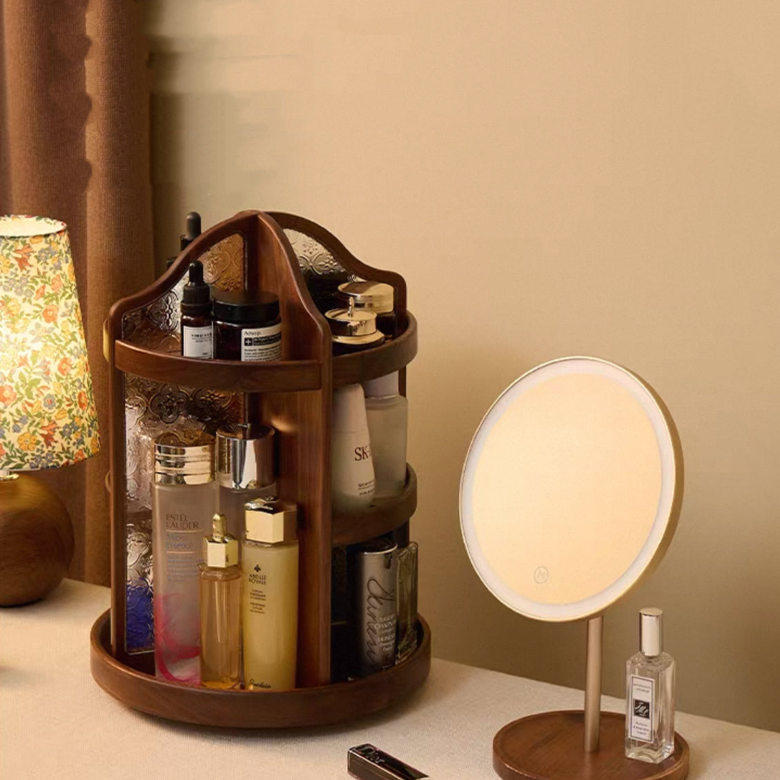 Armoire de rangement pour maquillage Amora en noyer massif