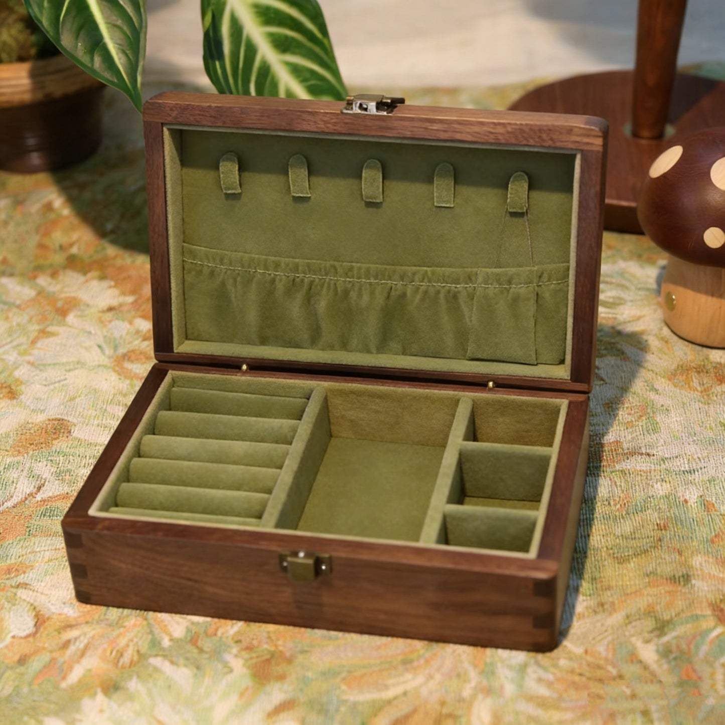 Orin Minimalistische Schmuckschatulle aus Walnussholz