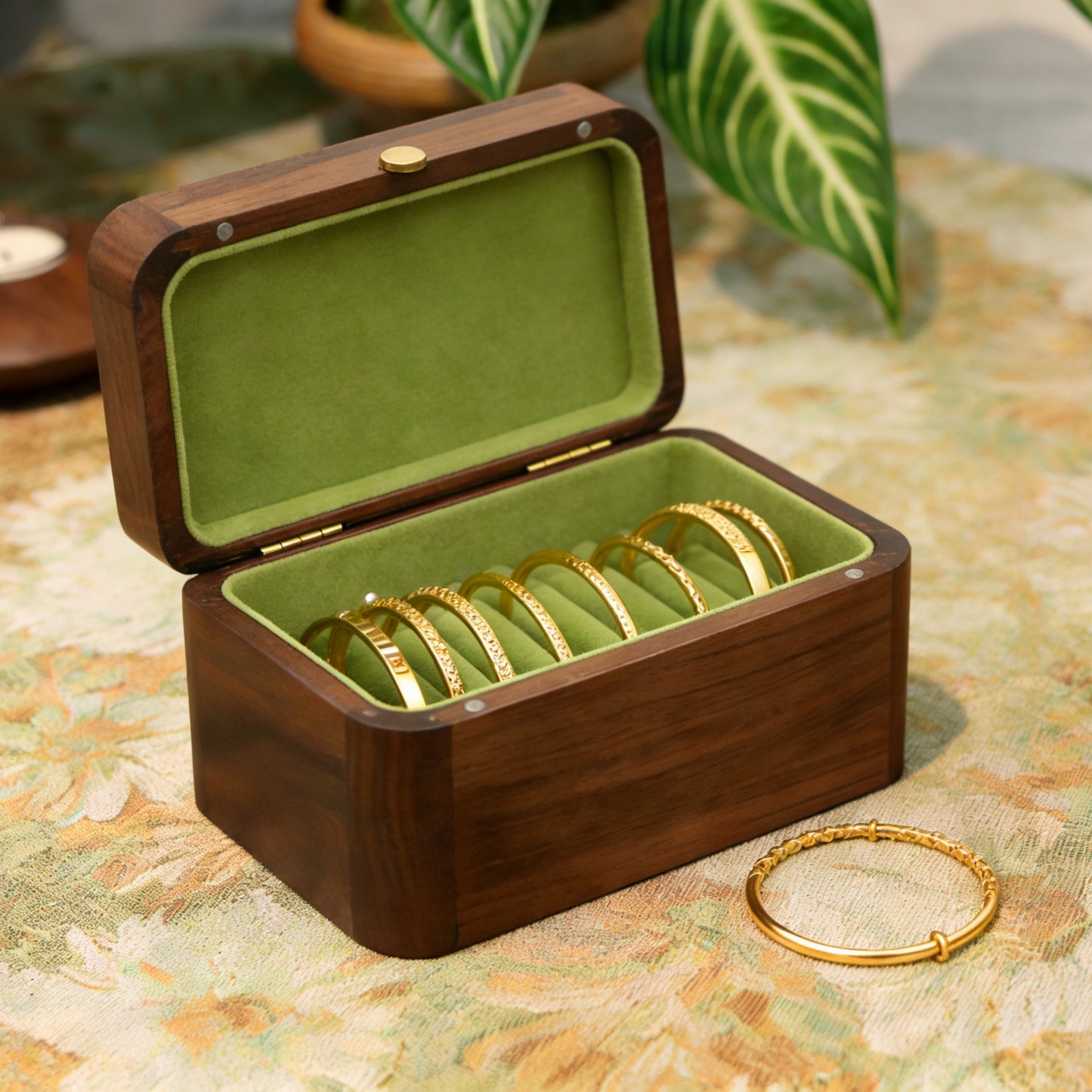 Julia Patterned Glass Walnut Bangle Box