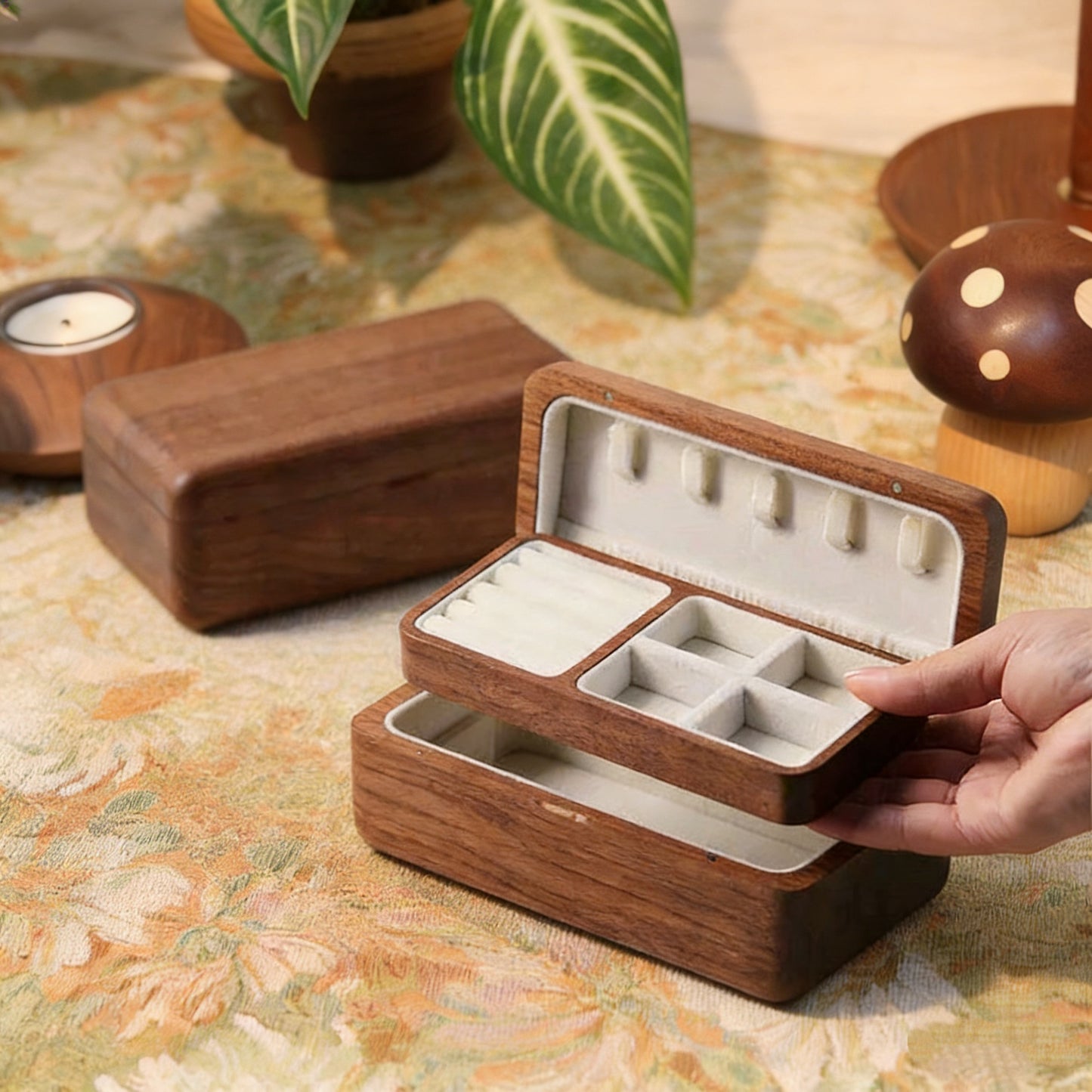 Boîte à bijoux en noyer à double couche avec truffes