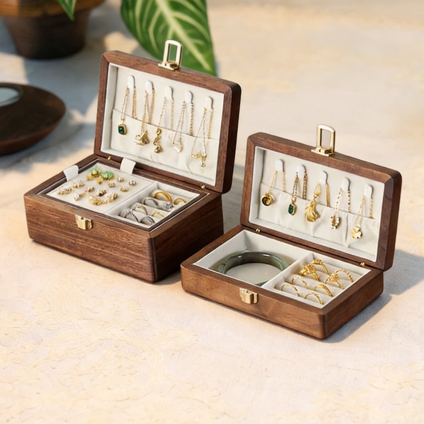 Zweilagige Schmuckschatulle aus Lindenholz