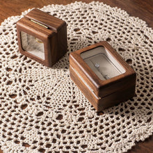 Lumina ring box with magnetic closure detail