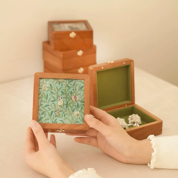 Merrin handcrafted cherry jewelry box featuring art glass top