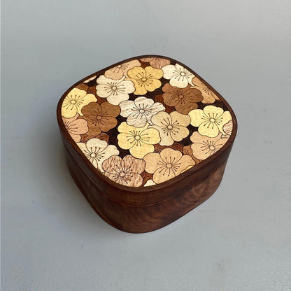 Retro design Inlaya Handmade Walnut Magnetic Jewelry Box