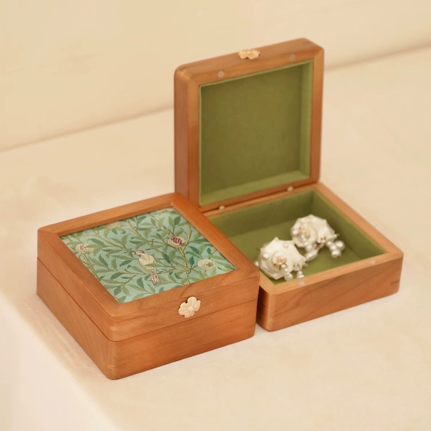 Solid cherry wood jewelry box with decorative art glass lid